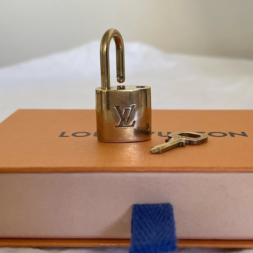Louis Vuitton Lock & Key #320 16” Unbranded GF Necklace - Picture 7 of 14